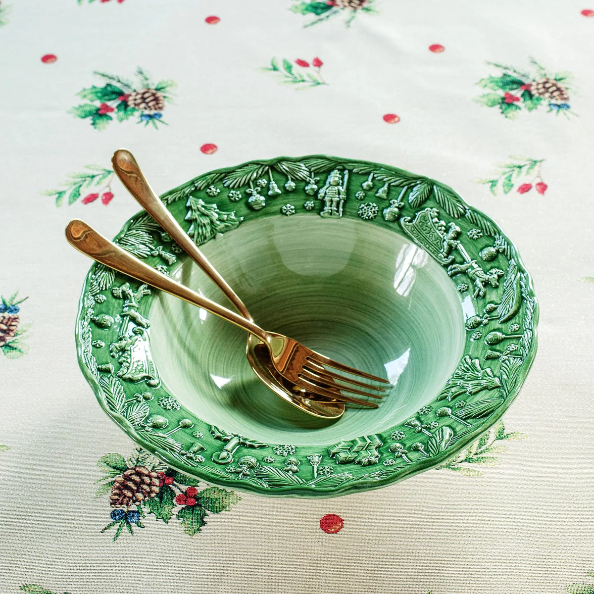 Vietri Fiabe di Natale Green Serving Bowl