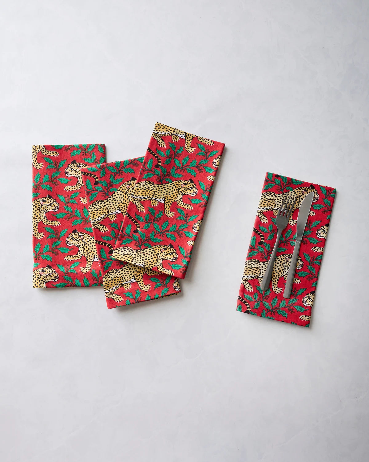 Printfresh Set of 4 Dinner Napkins in Winter Holly Bagheera
